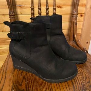 Ugg wedge black